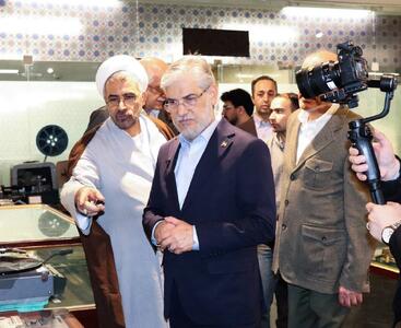  بازدید وزیر علوم از کتابخانه مرکزی دانشگاه تهران 