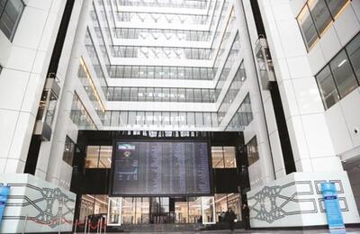  بورس زیر سایه سیاست