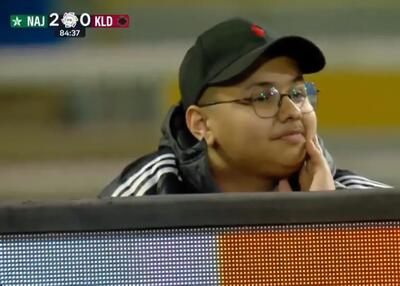  یک خودرو، هدیه به توپ جمع کن مضروب عربستان