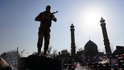  رونمایی از تندیس «سرباز وطن»؛ نماد ایستادگی در قلب منطقه ۱۴ تهران