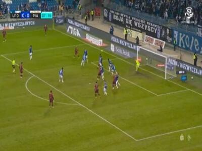  گل و پاس‌گل، علی قلی خوش می‌نوازد