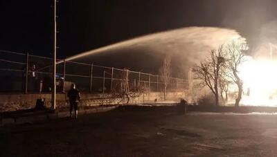  حریق در نزدیکی پالایشگاه تبریز؛ عملیات مهار ادامه دارد