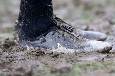  وضعیت باورنکردنیِ چمن این ورزشگاه سوژه شد