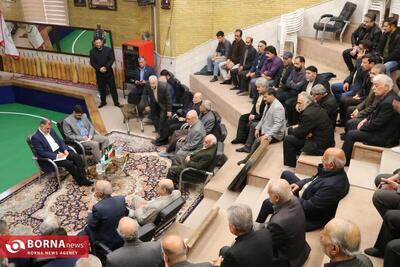  نشست صمیمی باران‌چشمه با چهره‌های مطرح ورزش زورخانه‌ای در اراک