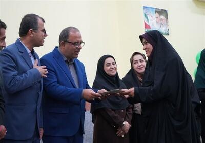  تجلیل از معلمان و دانش‌آموزان مقام‌آور بوشهری