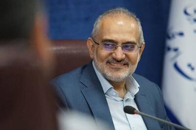  احزاب وظیفه دارند برای انقلاب نیرو تربیت کنند