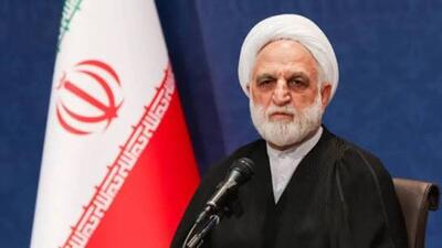  رئیس قوه قضاییه در اصفهان: رفع موانع تولید و همت مضاعف ضروری است