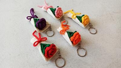  آموزش بافت جاکلیدی دسته گل رز قلاب بافی / روزی ۵۰ تا درست میکنی