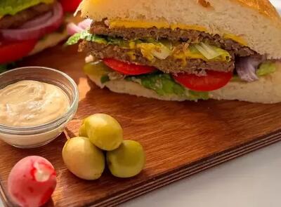  طرز تهیه ساندویچ همبرگر خانگی به سبک ساندویچی ها / اینجوری نرم و آبدار میمونه !