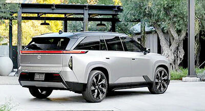  رونمایی از نسخه برقی شاسی‌بلند محبوب تویوتا