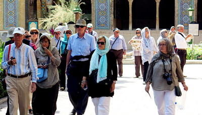  خواب بد مجلس برای توریسم خارجی | اخذ عوارض ۵ یورویی از گردشگران چه عواقبی دارد؟ | شش دست‌انداز در گردشگری