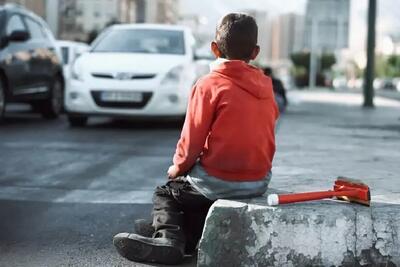  وحشتی که کودکان را پس از وقایع اخیر فرا گرفته است: «دخترم حتی از زنگ آیفون هم می‌ترسد؛ گروهی به پارکینگ ما پناه آوردند و آنها را دنبال کردند»