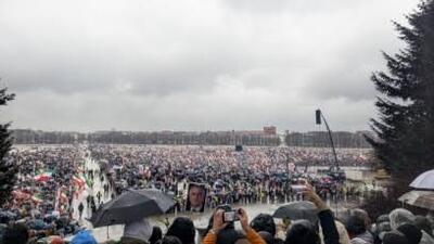 اختلاف روایت درباره تجمعات خارج از کشور | رسانه های خارجی ۲۰۰ هزار نفر | رسانه های اصولگرا: ۱۰ هزار نفر
