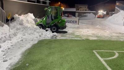  آماده سازی ورزشگاه پر از برف بودو گلیمت برای بازی با اینتر