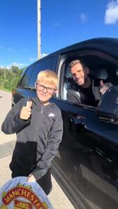  ویدئو: روز فراموش‌نشدنی هوادار یونایتد در کنار لوک شاو