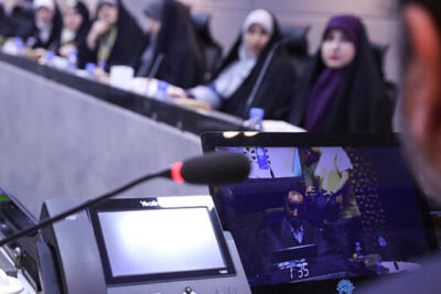  شعر ظرفیتی عظیم برای پاسخگویی به دلتنگی‌های انسان دارد