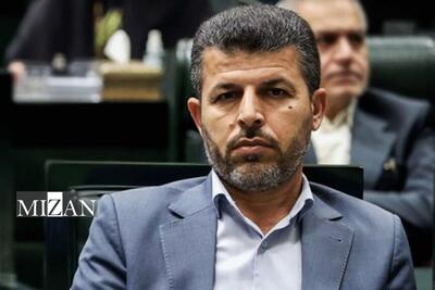  عضو هیئت رئیسه مجلس: افزایش حقوق باید به‌صورت دوره‌ای در طول سال انجام شود/ ترمیم دستمزد تنها عقب‌ماندگی ناشی از رشد نرخ ارز را جبران می‌کند