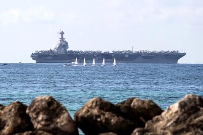  ناو جرالد فورد تغییر مسیر داد؟/ عکس