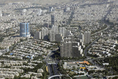  تهویه طبیعی تهران در منطقه 22 با بلندمرتبه‌سازی در حال کور شدن است