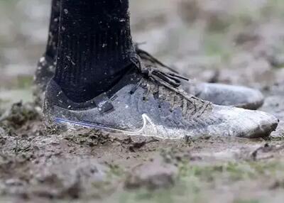  جدال وولورهمپتون و گریمزبی تاون در زمین گل‌آلود - پارس فوتبال