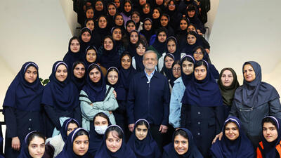  پزشکیان :  هدف ما تربیت دانش‌آموزان تک‌بعدی نیست/ نقش هوش مصنوعی وکارگاه‌های مهارت‌افزایی در فضاهای آموزشی نوین