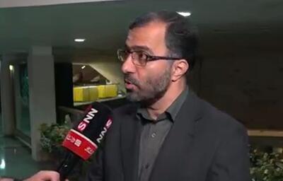  هدف از مذاکره زمین گذاشتن سلاح نیست/ صحبت در خصوص مسائل نظامی و دفاعی دیوانگی است