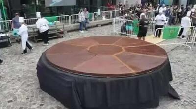  یک کلوچه غول‌پیکر به وزن 720 کیلوگرم در آرژانتین پخته شد