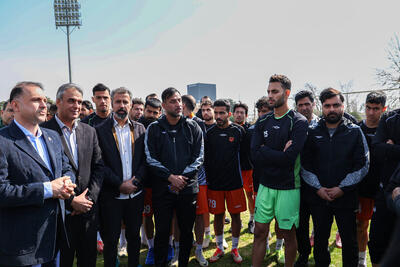  مدیرعامل مس ایران در تمرین تیم مس رفسنجان