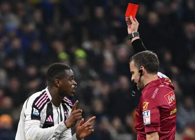  تنبیه قاطع: داور جنجالی یک ماه محروم شد