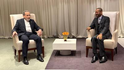  دیدار و گفتگوی وزیر امور خارجه کشورمان با وزیر خارجه عمان