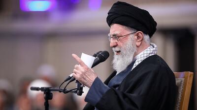  رهبر انقلاب: آمریکا و رژیم صهیونیستی عده‌ای شرور را جذب و در خارج به آنها آموزش و پول و سلاح دادند و برای خرابکاری به ایران فرستادند