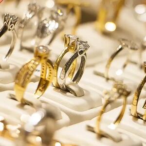  پیش‌بینی قیمت طلا و سکه فردا «سه‌شنبه»؛ ریزش قیمت‌ها در بازار