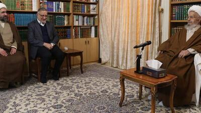  آیت‌الله مکارم شیرازی: با راهکارهای فرهنگی می‌توان مسائل اجتماعی را مدیریت کرد