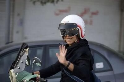  روزنامه اصولگرا مخالفتش با موتورسواری زنان را پس گرفت