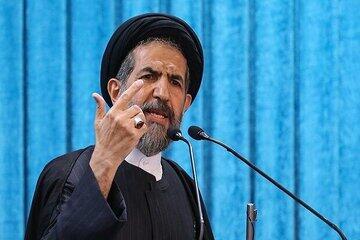  امام جمعه موقت تهران در مراسم چهلم جان‌باختگان حوادث دی‌ماه؛ مسئولان همواره در معرض خطر «هوای نفس» و «دلبستگی به قدرت» قرار دارند