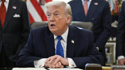  ایران برای مقابله با ترامپ دیوانه، باید دیوانه تر از او باشد! / هیچ راننده‌ای از بلوک‌های بتونی کنار بزرگراه عبور نمیکند چون صلابت آن را می داند