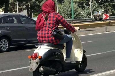  روزنامه اصولگرا مخالفتش با موتورسواری زنان را پس گرفت