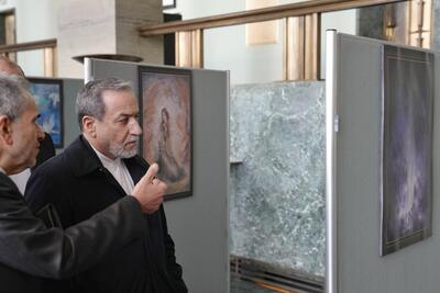  بازدید وزیر امور خارجه از نمایشگاه آثار استاد فرشچیان در مقر سازمان ملل در ژنو