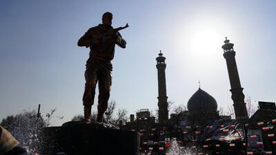  رونمایی از تندیس «سرباز وطن»؛ نماد ایستادگی در قلب منطقه ۱۴ تهران