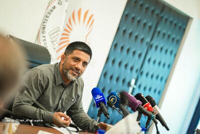  علیرضا دبیر در مراسم رونمایی از کتاب شهید ابراهیم اسمی: بزرگترین سرمایه شهدا اخلاص آن‌ها است