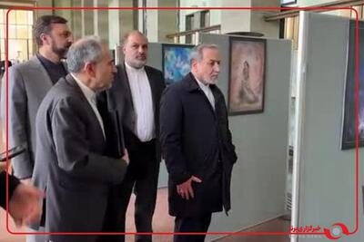  بازدید سید عباس عراقچی وزیر امور خارجه از نمایشگاه آثار استاد فرشچیان در مقر اروپایی سازمان ملل متحد در ژنو