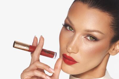  کدام رژ لب قرمز برای رنگ مو و پوست شما مناسب است؟ هر رژ لب قرمزی را نزنید! - چی بپوشم