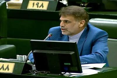  انتقاد عضو کمیسیون تلفیق از بودجه برخی نهادها و موسسات/ ۸۰۰۰ میلیارد تومان برای پروژه‌هایی گذاشتید که خودتان دوست دارید. ۶۸ هزار میلیارد تومان پروژه‌های پیوست ۱ مال چه کسی است؟ مؤسسه گام، مؤسسه کوفت، مؤسسه زهرمار