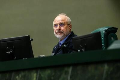  قالیباف افزایش قیمت نان و بنزین در سال آینده را تکذیب کرد