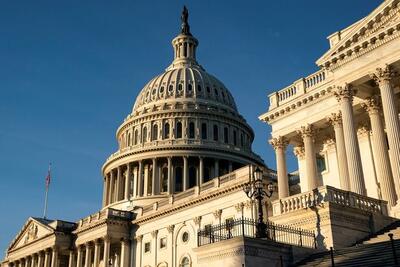  حادثه امنیتی در واشنگتن‌ دی‌سی/ یک نفر مقابل کنگره آمریکا دستگیر شد
