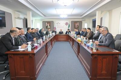  برگزاری نشست های صمیمی هیأت سرپرستی بانک ایران زمین با کارکنان واحدهای ستادی  ️