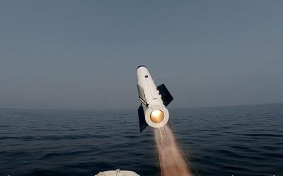  فرمانده نیروی دریایی  سپاه: سلاح ما در روز جنگ با رزمایش فرق دارد / برای بستن تنگه هرمز آماده‌ایم