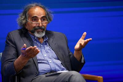  آزاد ارمکی: کسانی را وارد سیاست کردیم که در فرایند چپاول اقتصادی شرکت کردند | قانون اساسی نیاز به بازنگری دارد | عرصه را بر طبقه متوسط تنگ کرده‌اند