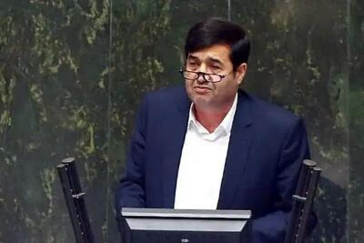  وزیر ورزش: حالم از واژه  تاریخ‌سازی  بد می‌شود/ پسرخاله و فامیل توی کار نیاورید