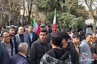  حضور معاون وزیر و سرپرست پژوهشگاه فضایی ایران در راهپیمایی ۲۲ بهمن اصفهان؛ تجدید میثاق با انقلاب اسلامی و آرمان‌های امام راحل(ره)